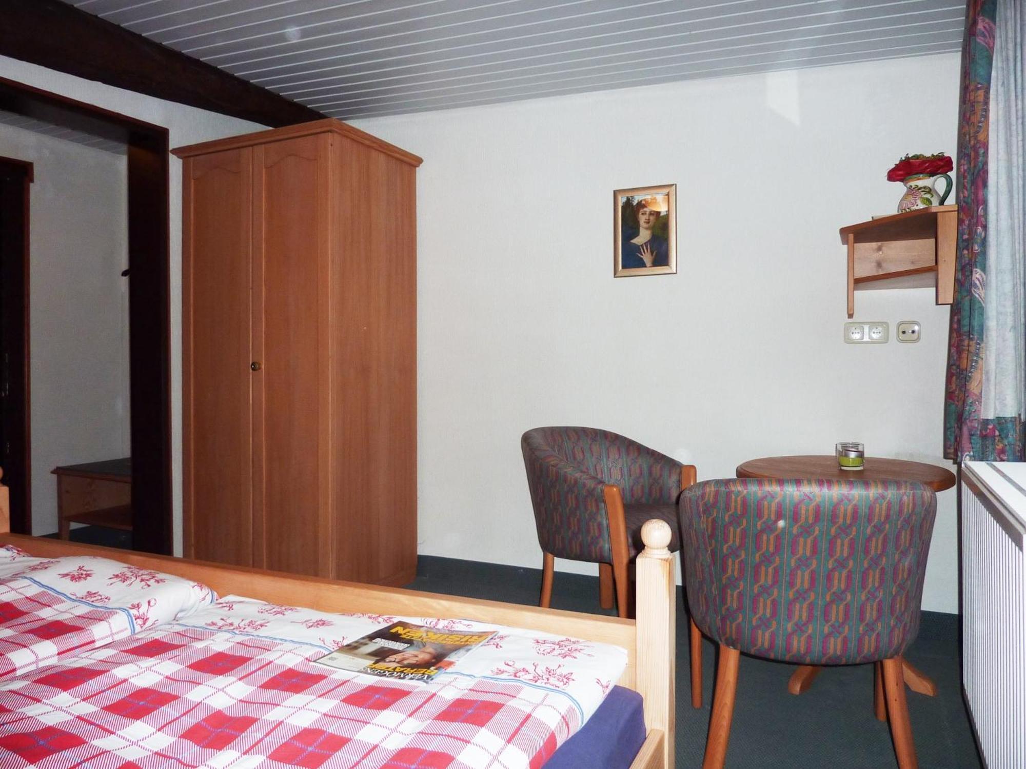 Hof Guttels Waldgasthof Ferienpension روتنبرغ ان در فل الغرفة الصورة