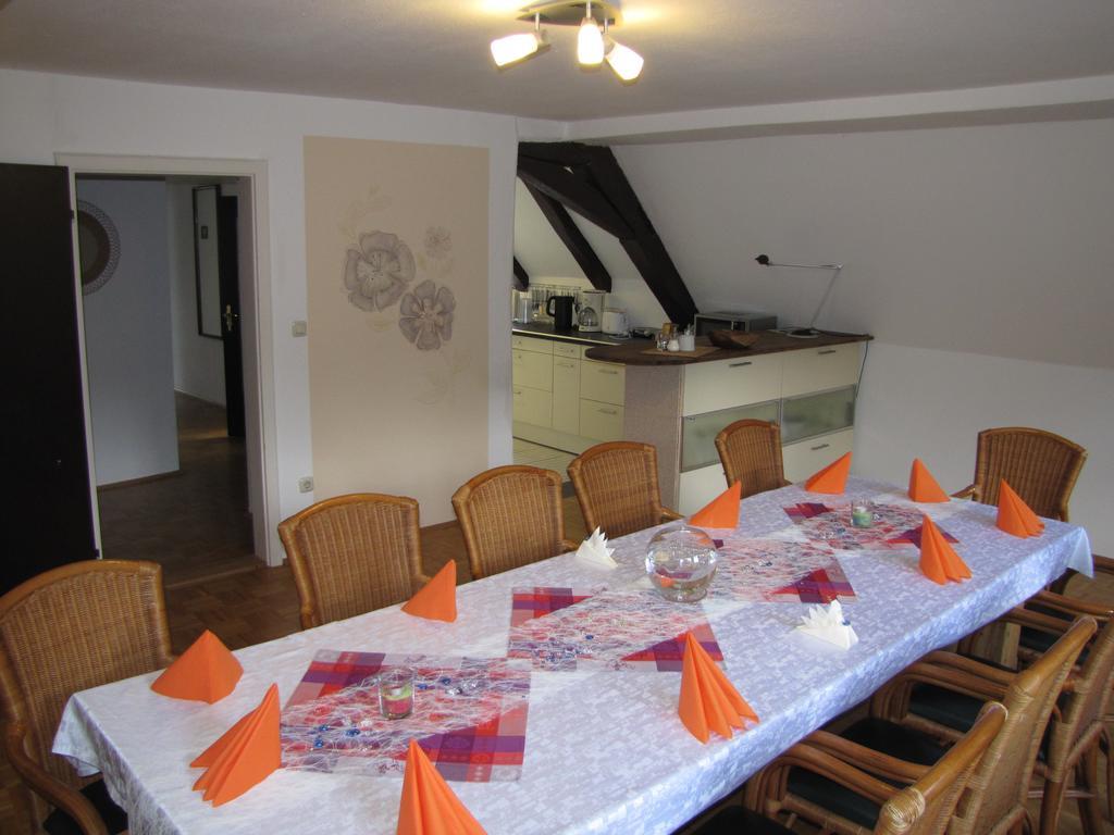 Hof Guttels Waldgasthof Ferienpension روتنبرغ ان در فل الغرفة الصورة