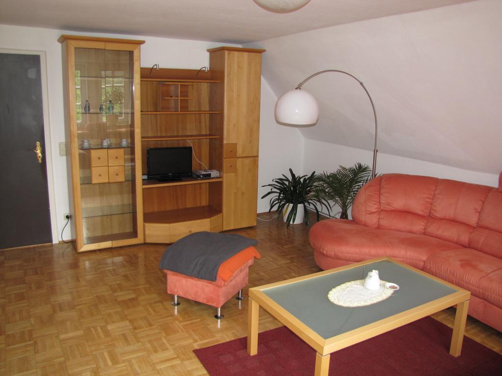 Hof Guttels Waldgasthof Ferienpension روتنبرغ ان در فل الغرفة الصورة