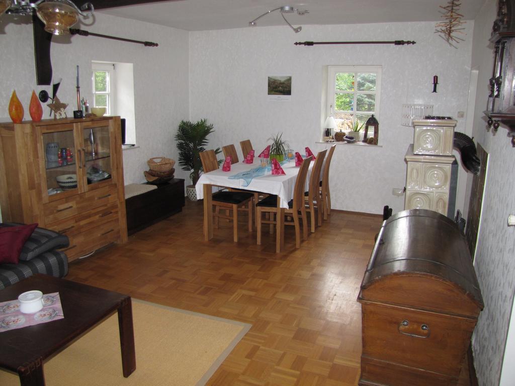 Hof Guttels Waldgasthof Ferienpension روتنبرغ ان در فل الغرفة الصورة